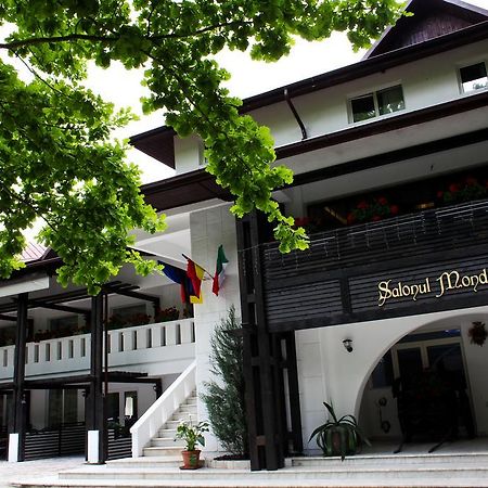 Hotel Cornul Vanatorului 피테슈티 외부 사진