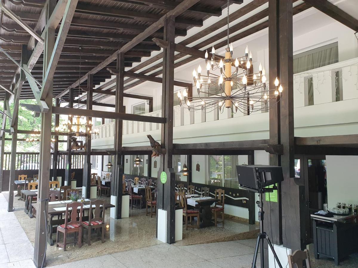 Hotel Cornul Vanatorului 피테슈티 외부 사진
