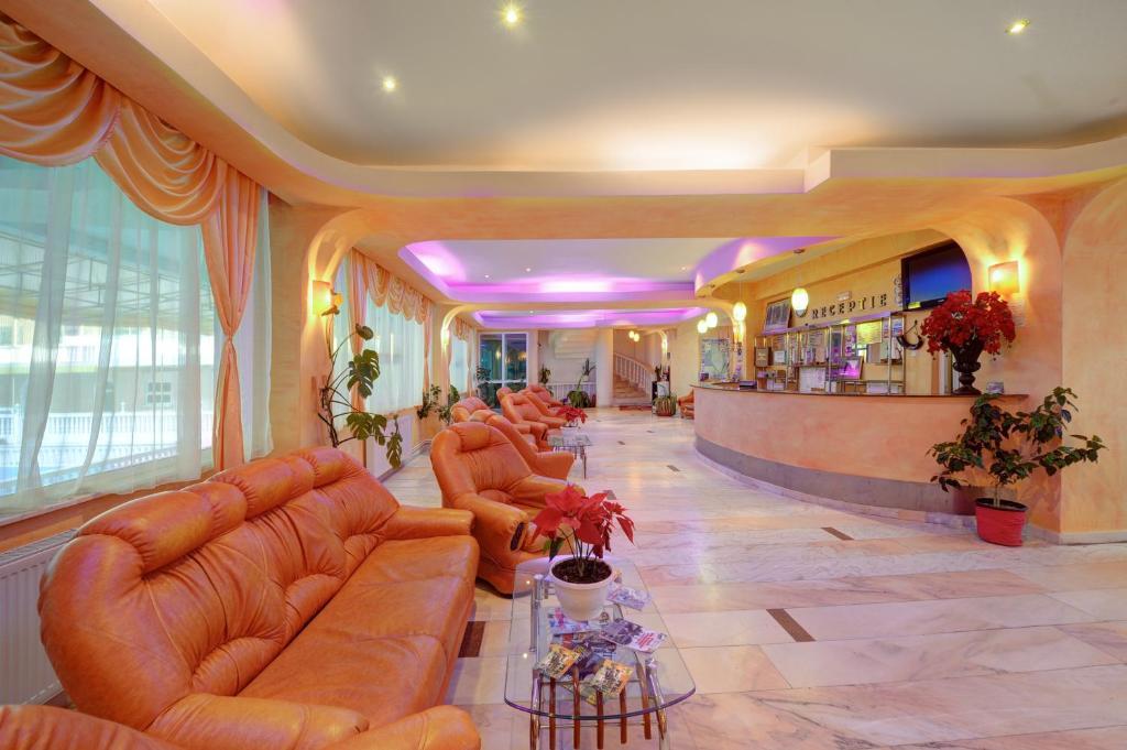 Hotel Cornul Vanatorului 피테슈티 외부 사진