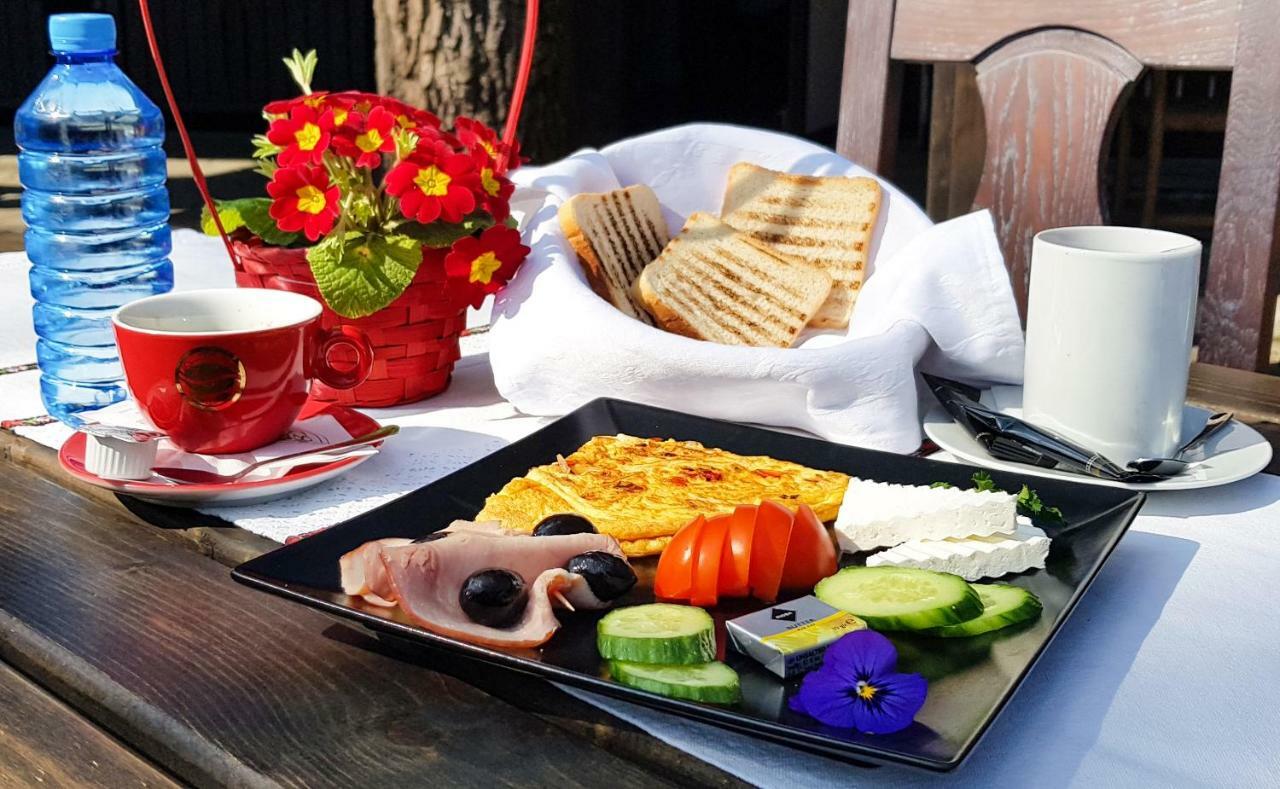 Hotel Cornul Vanatorului 피테슈티 외부 사진